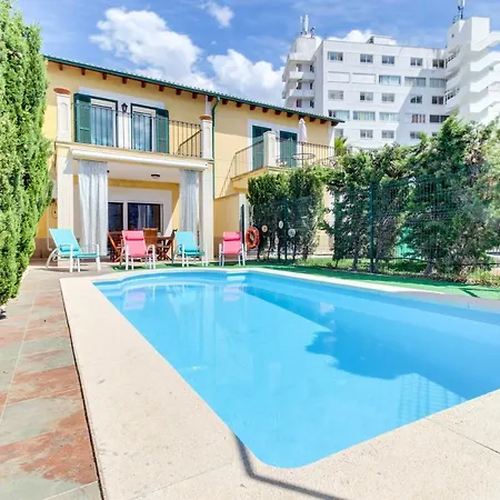 Live Love & Laugh House Holiday home